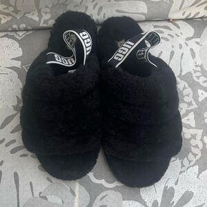 UGG Women's Black Fluff Yeah Slide Slippers. 1095119. Size 9